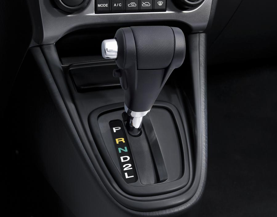 Детали интерьера Hyundai Matrix 2008 года  (фото 22 из 52)